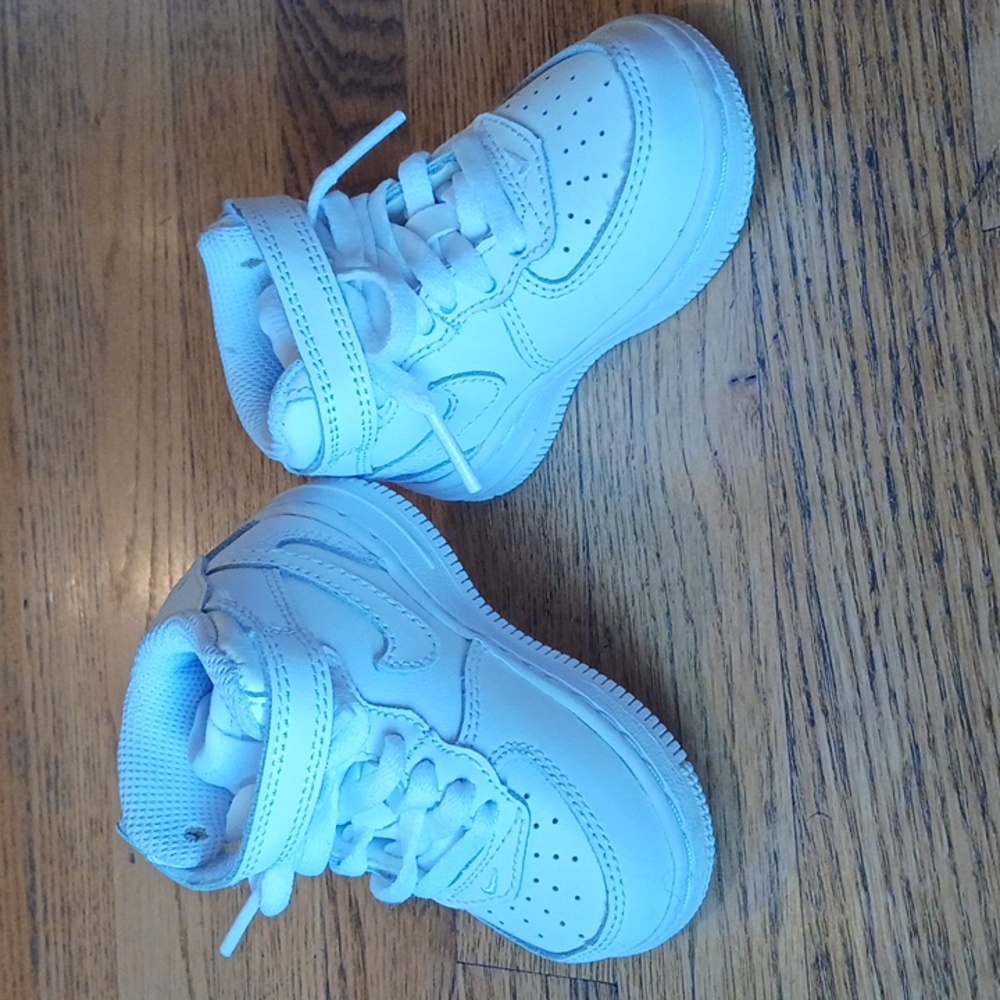 Nike Toddler Air Force 1 White Sneakers, Toddler Size 4